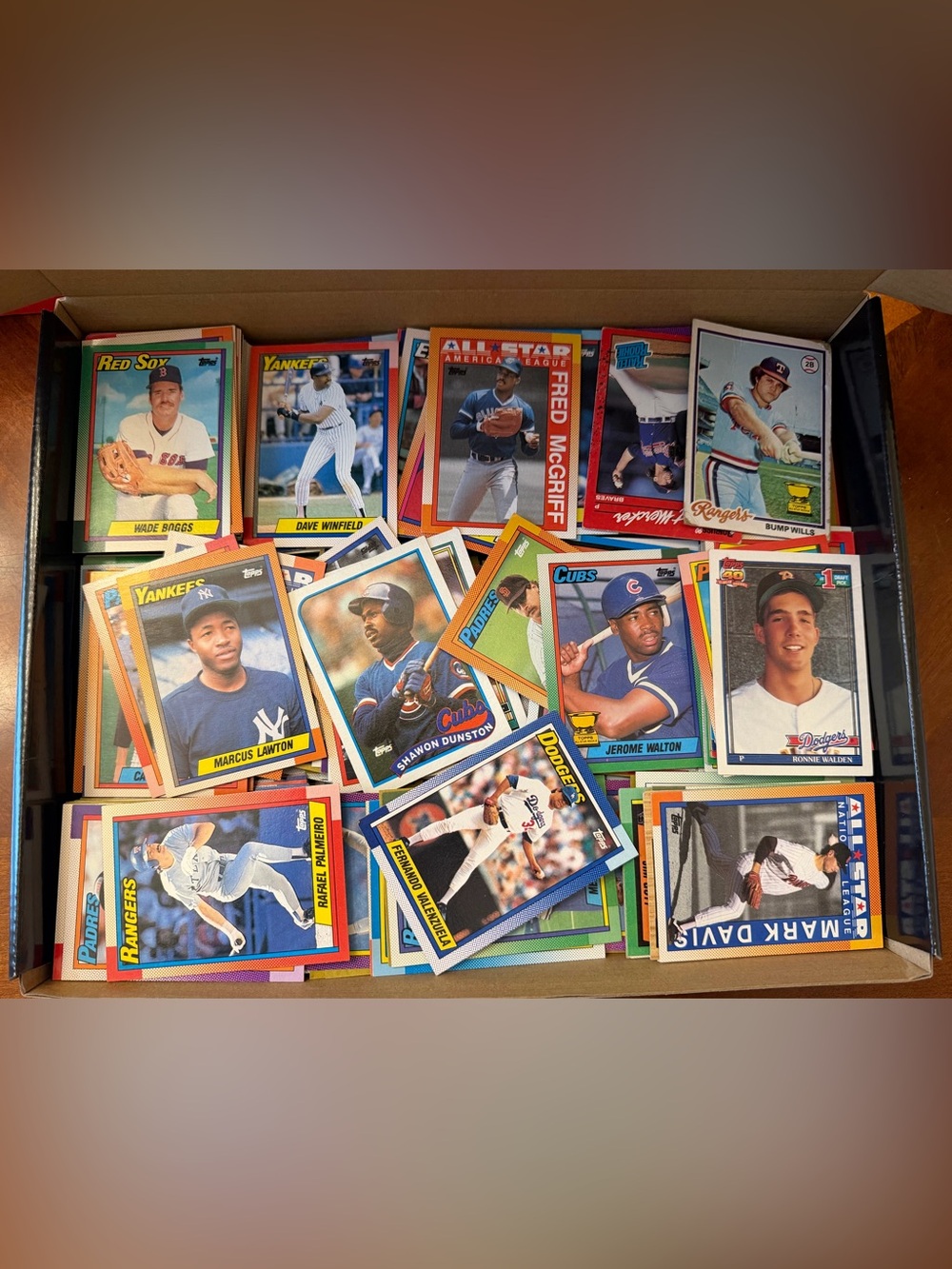 Baseball Card Lot - Over 600 baseball cards